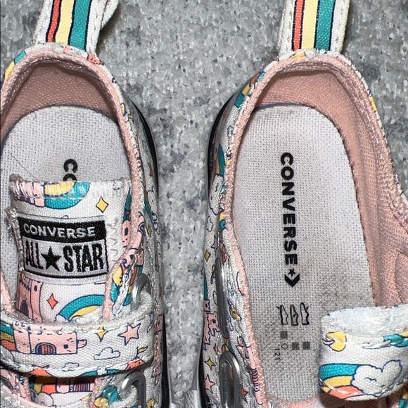Converse Chuck Taylor All Star Rainbow Castle 2v Toddler size 4 US - Picture 2 of 6